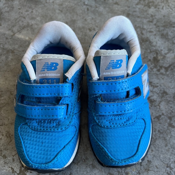 New Balance Baby Shoes 311 Velcro Sneakers Size 5 - Picture 4 of 9